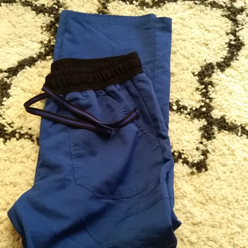 SOLD🚫Scrub pants - Picture 3 of 3